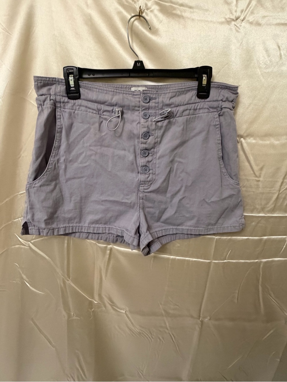 BDG Urban Outfitters Paperbag Waist Button Front Shorts Size M